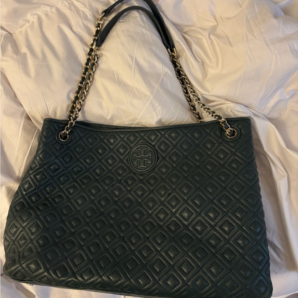 Gorgeous Tory Burch Emerald Green Elegant Large Open Hand Bag